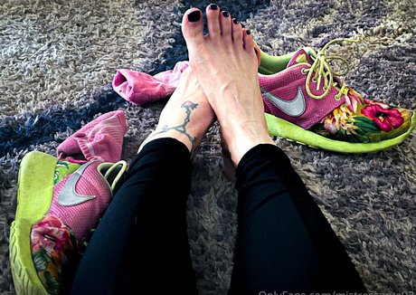 asian couple onlyfans naked image