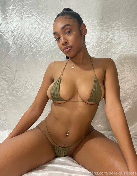 poeticjusticeee model nice pic