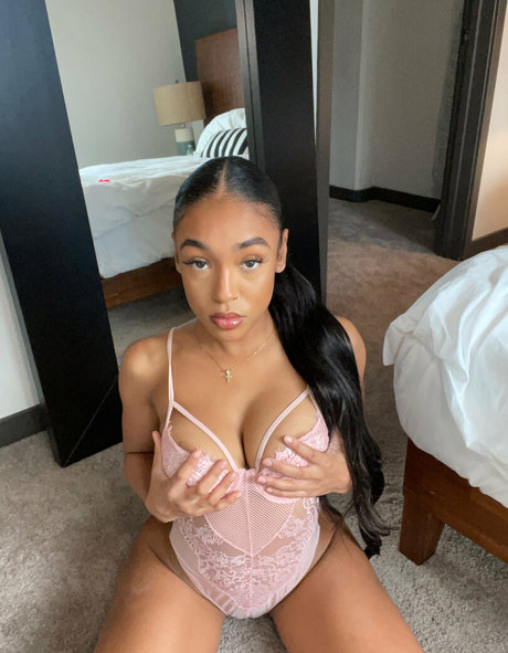 poeticjusticeee naked pornstar img