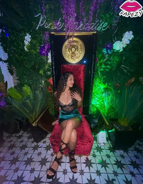 Venezuelan nude model picture