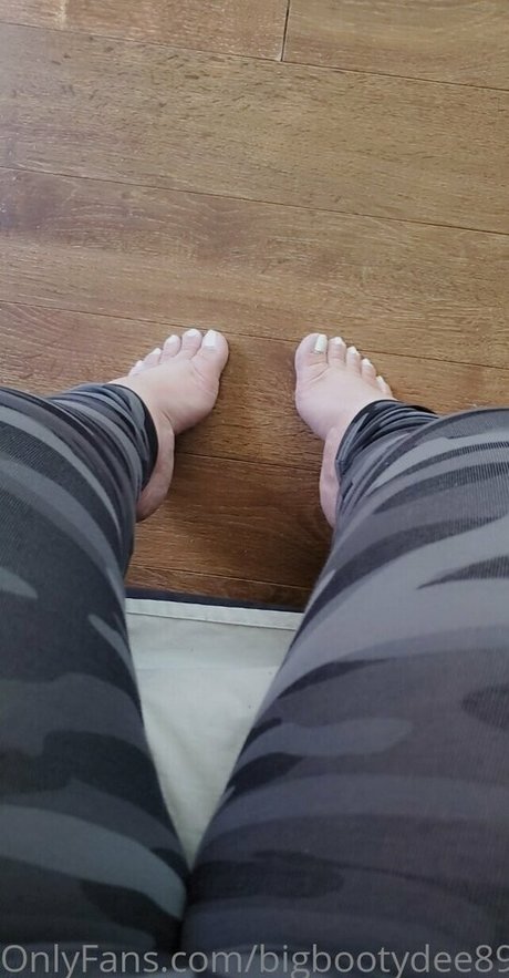 bigbootydee89 sexy model pic