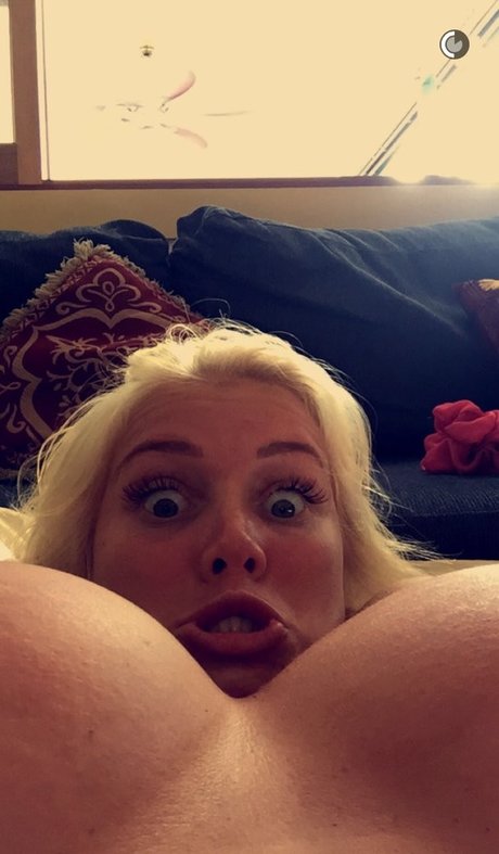 RosieVan model pictures