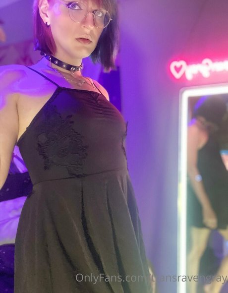 transravengray beautiful model img