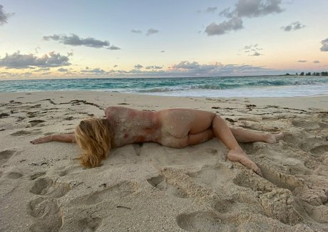 an arch above porn model galleries