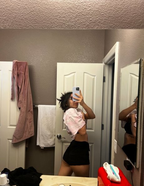 alexandra 999 model beautiful image