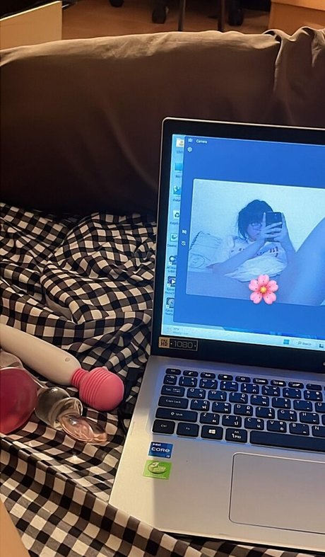 mamukamhom naked model pic