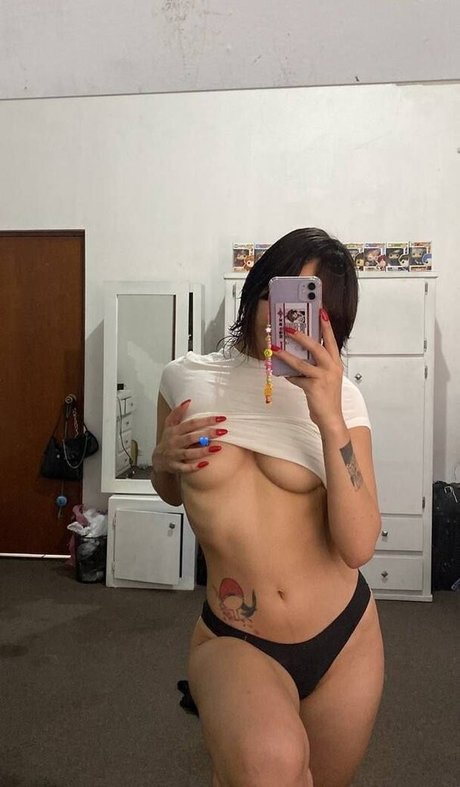 Andrea Uchiha star pretty picture