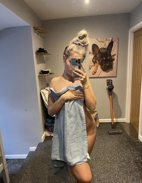 Izzymiddleton nudes star image