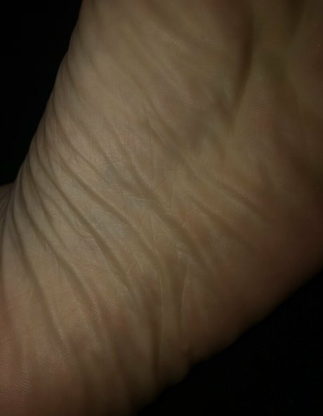 hairy armpits onlyfans top photo