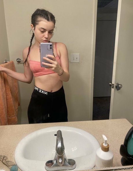 KylieXQuinn sexy model pictures