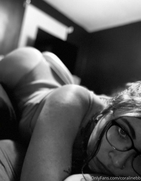 coralinebb sex actress pics