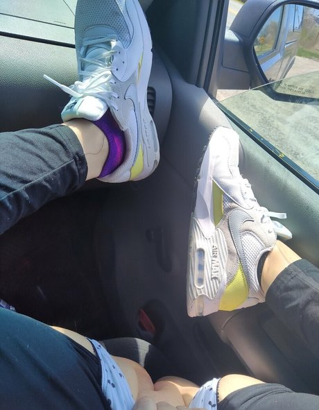 oliviabluntslut pretty model photo