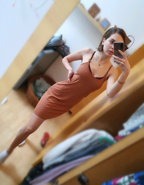 kikigoddess sexy pornstar photo