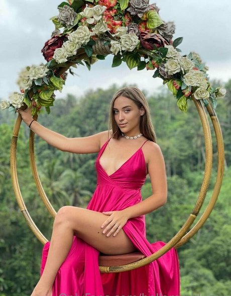 bellamaddyson hd star pics