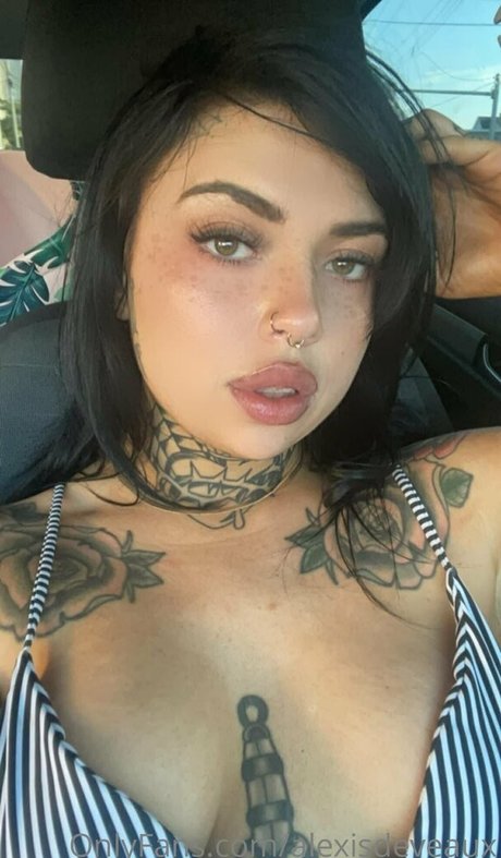 alexisdeveaux sexy model pictures