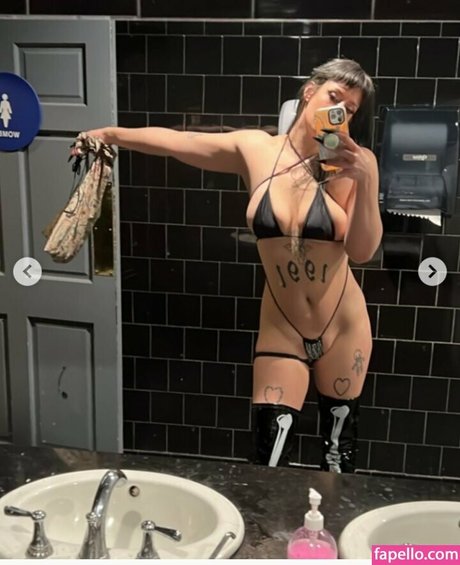 flat chested onlyfans porn archive