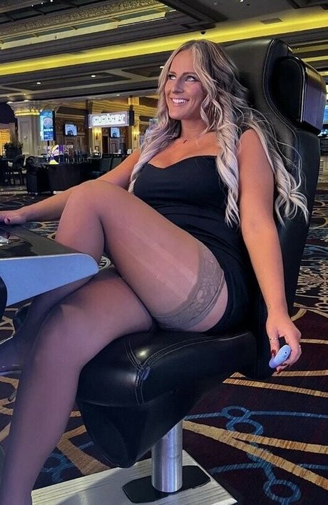 Andrea Taylor star pretty photo