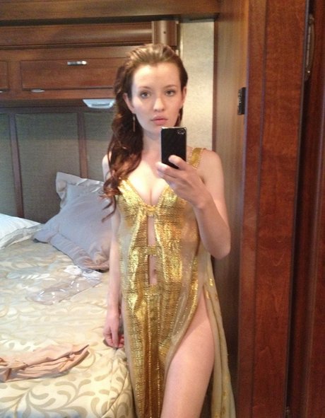 Emily Browning porn actress images