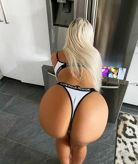 officialamandabreden pornstar hot image