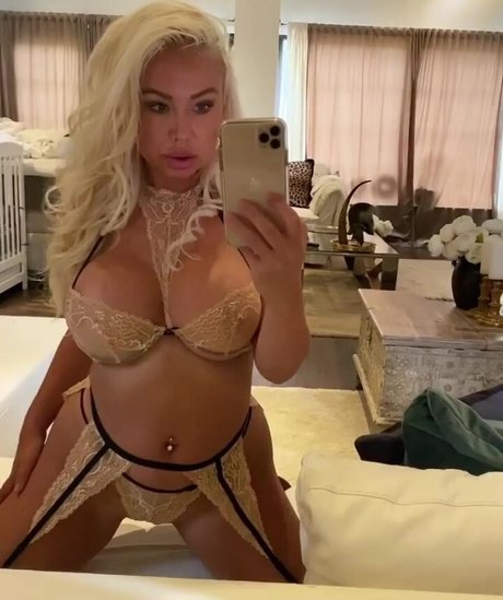 officialamandabreden star naked pictures