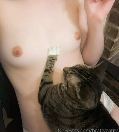 brattygatita model erotic photos