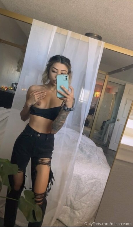 miascreams pornographic model pic
