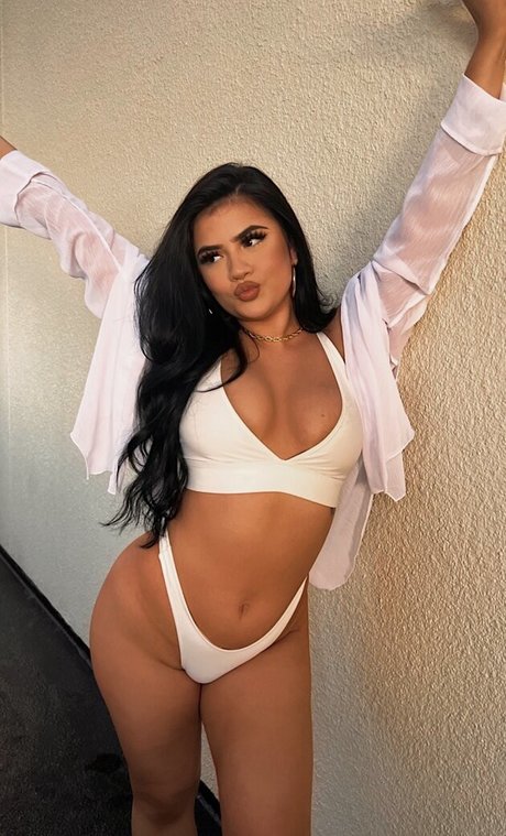 Riivascaro pretty actress pictures