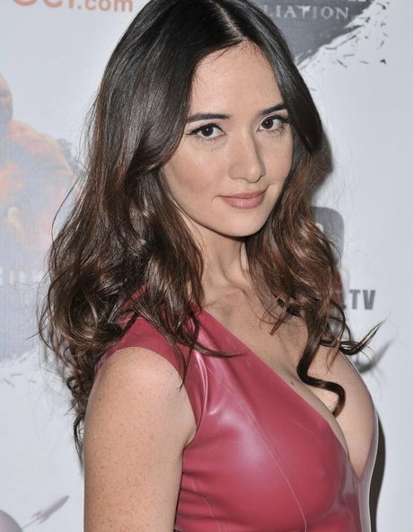 Sara Malakul Lane nude actress gallery