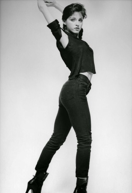 Madonna star pornographic img