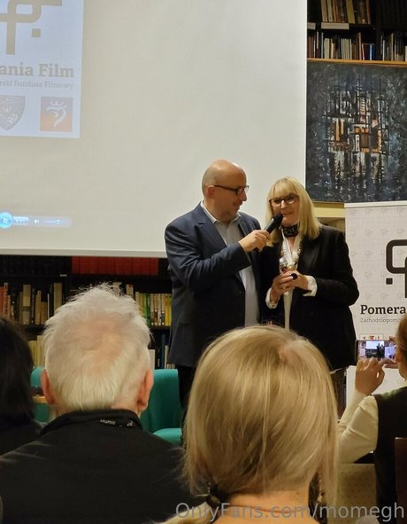 momegh actress picture