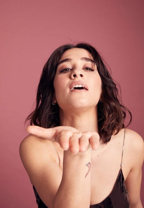 Simona Tabasco nude pornstar pictures