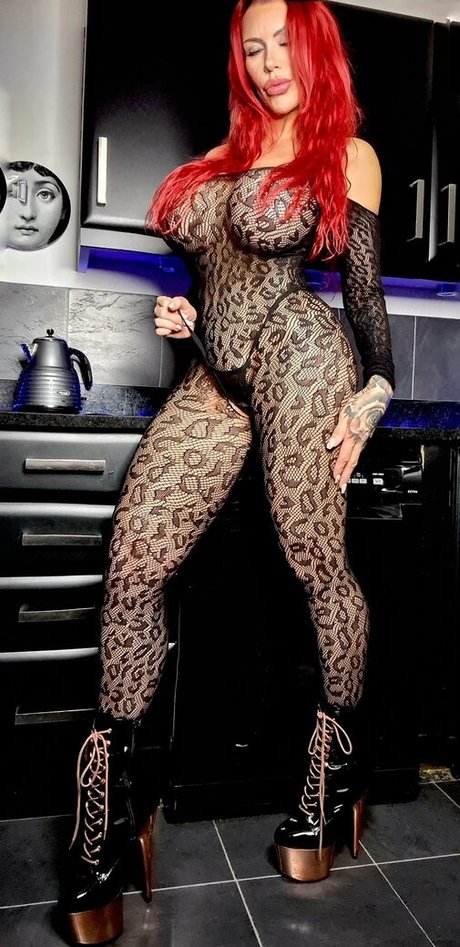 taniaamazon free model img