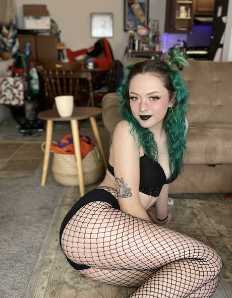 Allieberries hot actress img