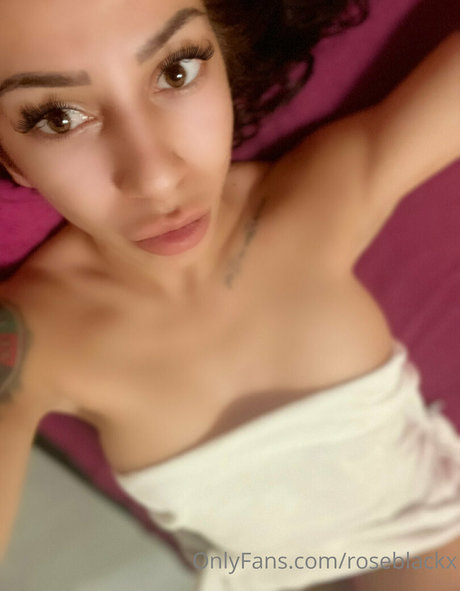 roseblackx model art pic