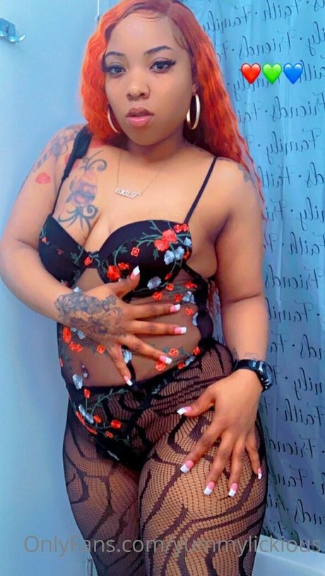 yummylickious nudes star image