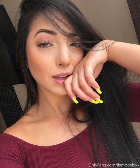 lismodelxxx sexy actress pics