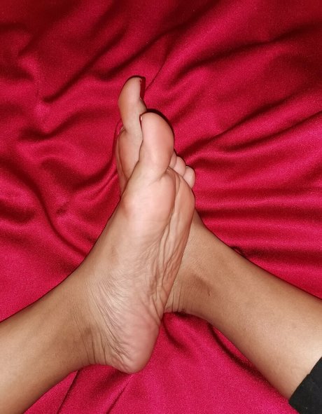 thick latina milf onlyfans top gallery