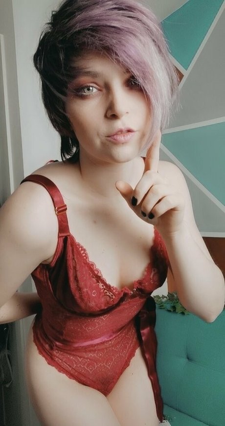 jadellewds pretty actress img