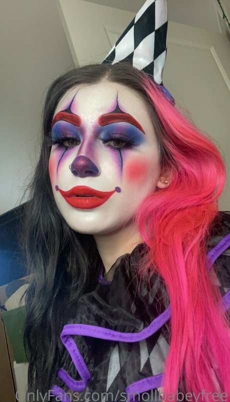 smollbabeyfree adult model gallery