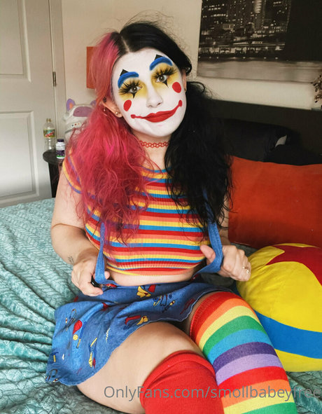smollbabeyfree model free picture