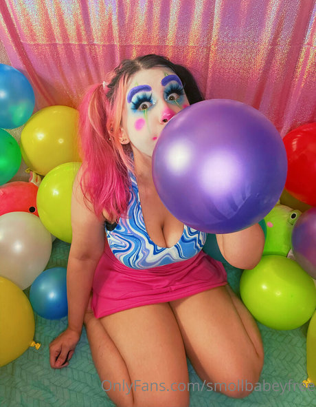 smollbabeyfree pretty model pic