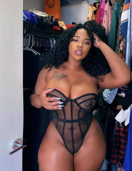 Briannaamor model image