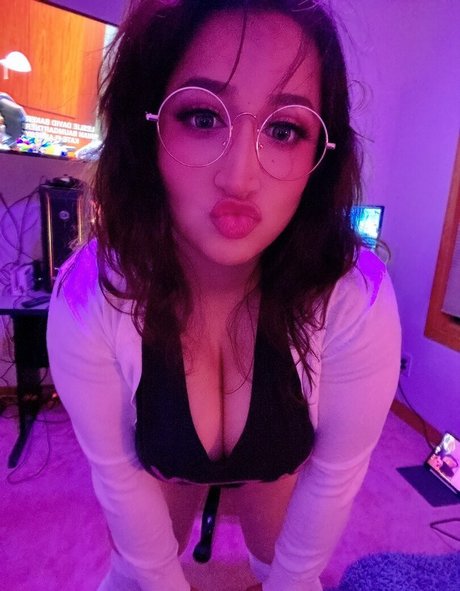 Nikki Geeks model high quality pics