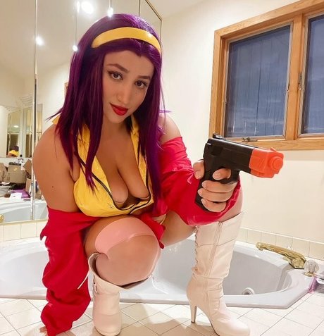 Nikki Geeks pretty model pictures