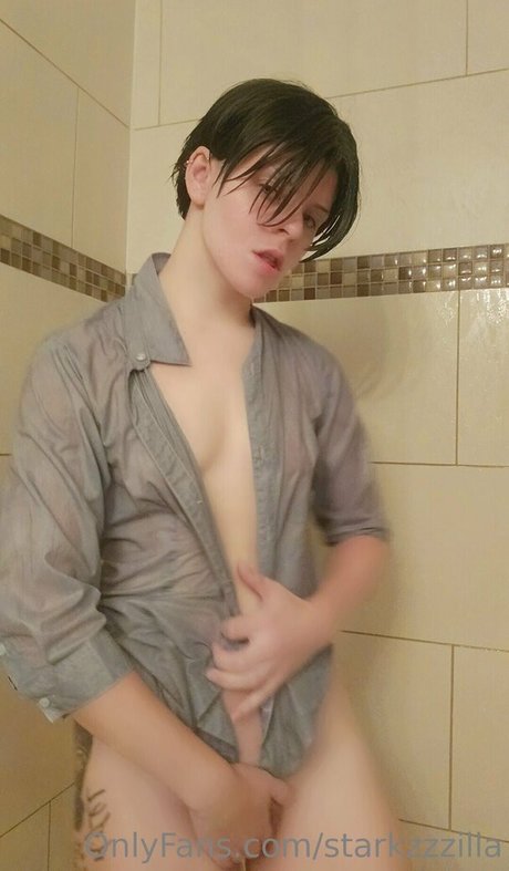 starkzzzilla xxx pornstar pic