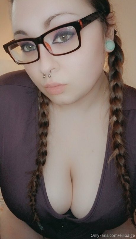 eilipaige model top pics