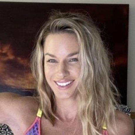 Liza Lesedi Photo Gallery