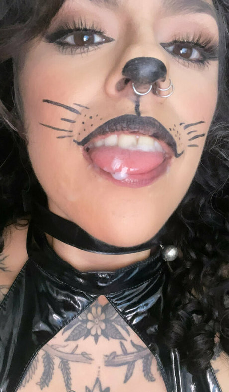 ladyz__ model top picture