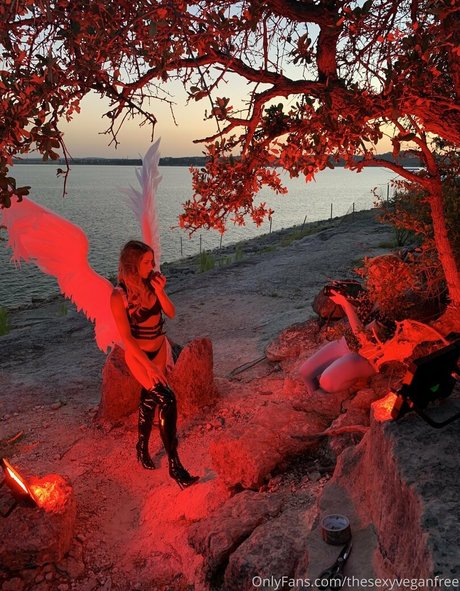 thesexyveganfree star free pic