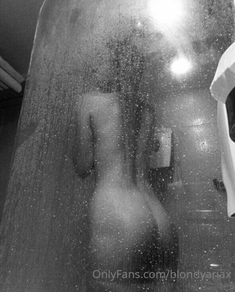 asian couple onlyfans top photo